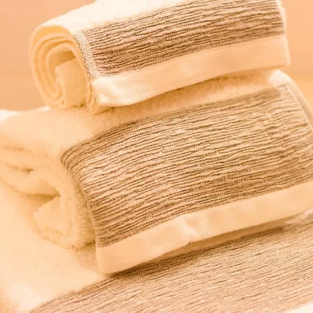 Cosy Sunny Flat Between Center And